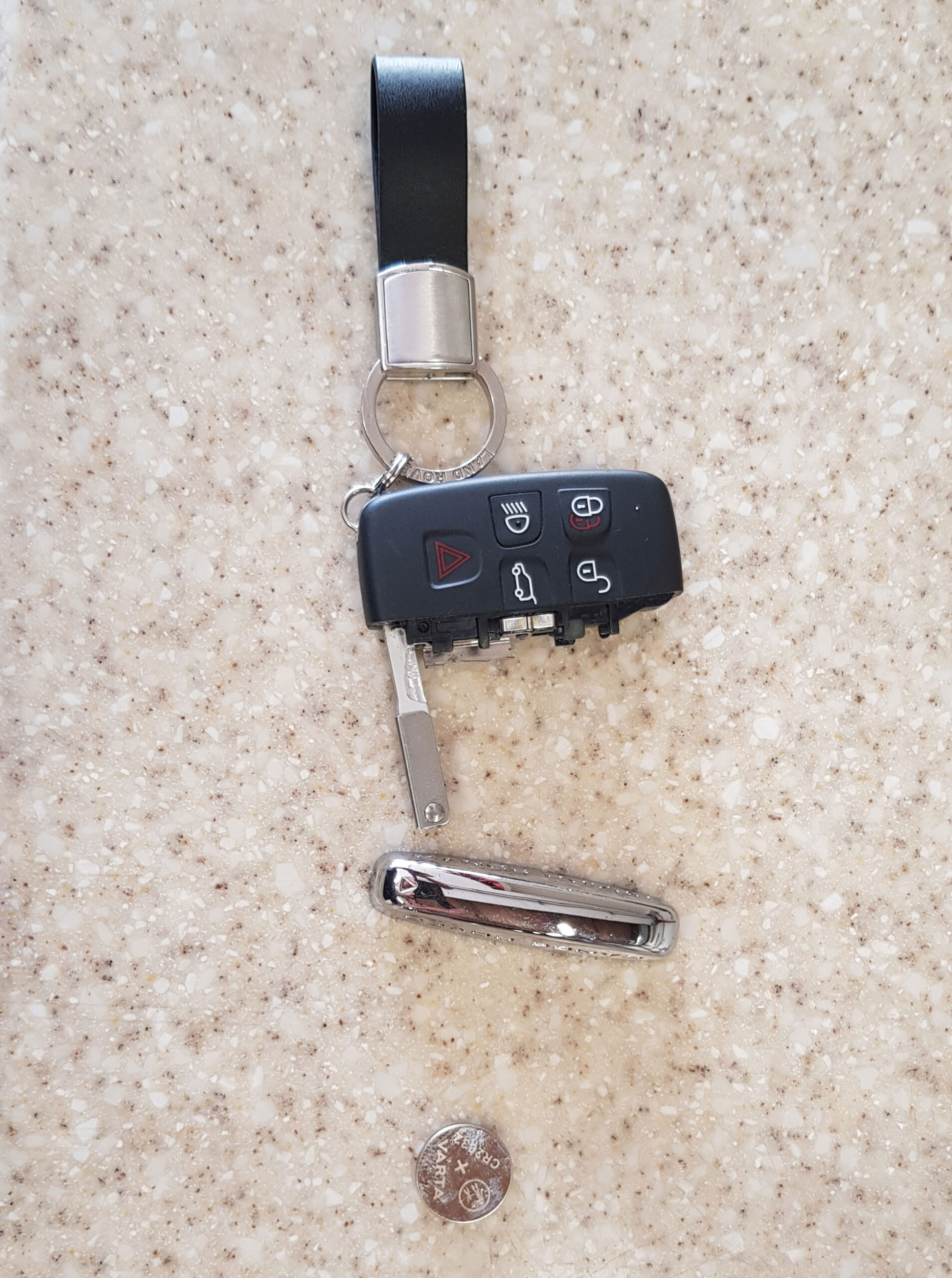 Batterij vervangen landrover sleutel stap 3