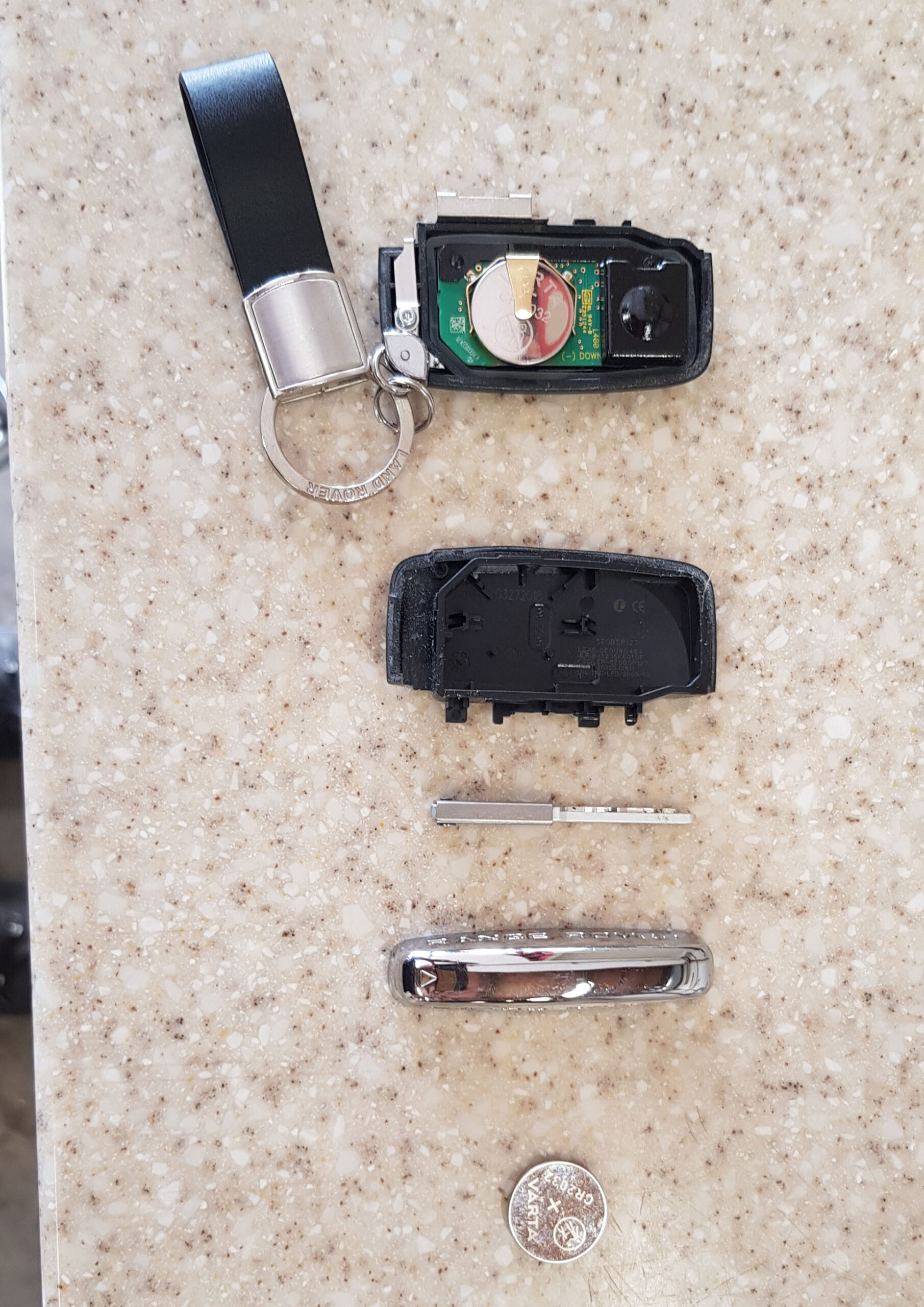 Batterij vervangen landrover sleutel stap 4